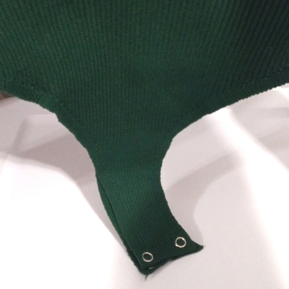 FASHION NOVA DARK GREEN LONG SLEEVE JODECI SWEATER BODYSUIT SIZE SMALL NWT - Picture 6 of 8